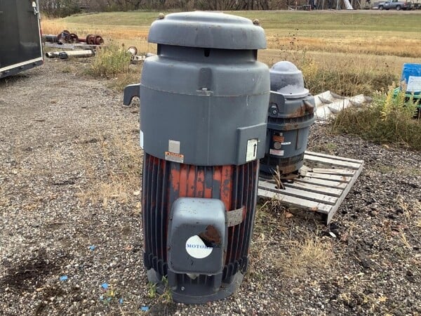 125 HP 885 RPM U.S. Motors, Frame 447TPA-20, VHS, vertical hollow shaft, TEFC, w/NRR, 460 Volts - Image 1