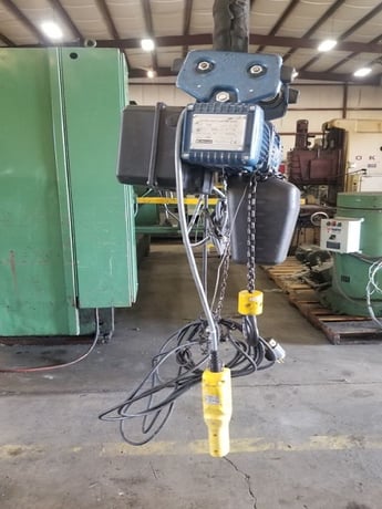 .5 Ton, Donati DMK #214D, electric chain hoist, 16-4.8 FPM, pendant Control, chain bucket - Image 2