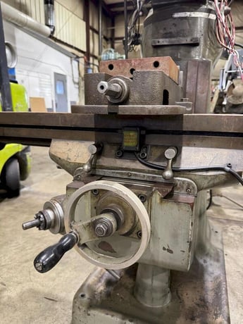 Yamazen #YC-1-1/2VA, vertical mill, 9" x42" table, 80-2720 RPM, 5" quill travel, 2 HP, 1978 - Image 6