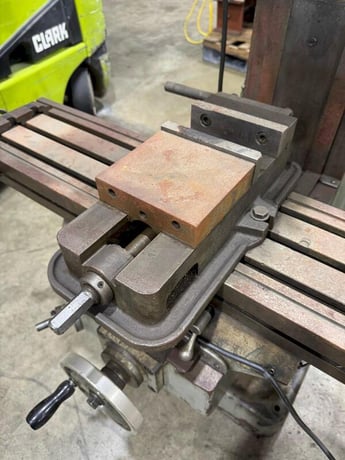 Yamazen #YC-1-1/2VA, vertical mill, 9" x42" table, 80-2720 RPM, 5" quill travel, 2 HP, 1978 - Image 7