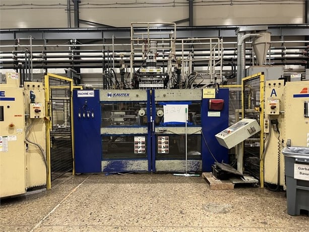 Kautex #KCC2Q-D, extrusion blowmolding, 29" x 18" mold, Beckhoff controller, 2007 - Image 1