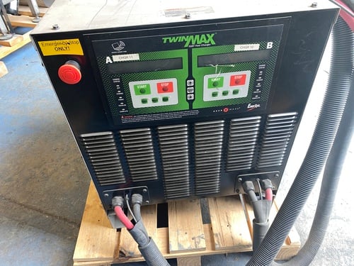 Aker Wade #Twin-Max-15C-7VF3, forklift battery charger, 2012 - Image 2