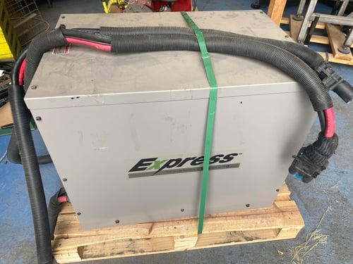 Aker Wade #Twin-Max-15C-7VF3, forklift battery charger, 2012 - Image 9