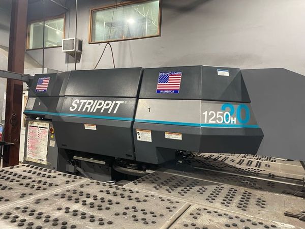 23 Ton, LVD Strippit #1250, turret punch, CNC Control, Standard automatic index & Roller ball table - Image 3