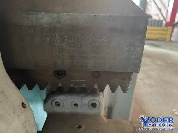 42" x 228" American #Pacemaker, engine lathe, 28-1/2" swing over cross slide, 4-jaw 32" chuck, 20 HP, #75577 - Image 4