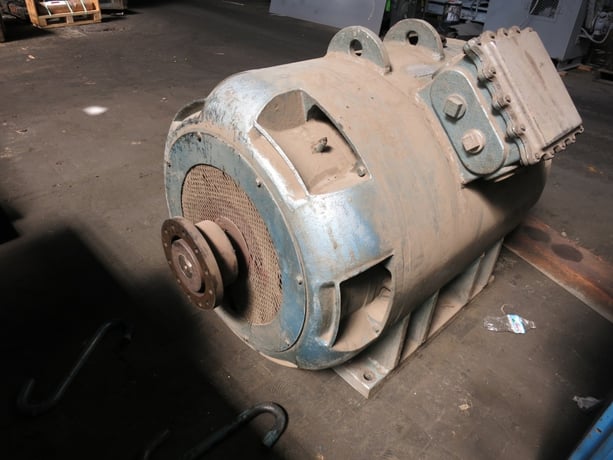 200 HP 585 RPM General Dynamics, Frame 304BH, 250 amps, 440 Volts - Image 2