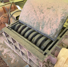 Dual shaft shredder, 32" x 26" opening, 2" W blades, 40 HP - Image 4