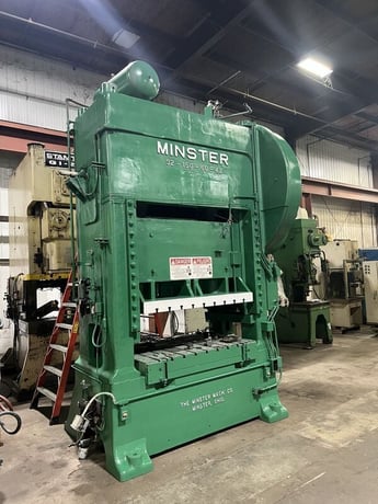 160 Ton, Minster #S2-150-60-42, straight side double crank press, 8" stroke, 27.5" Shut Height, air clutch & - Image 3