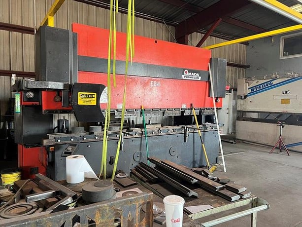 187 Ton, Amada #HFB-1704, CNC press brake, 13' overall, 148" between housing, 7" stroke, 16.1" throat, 17.88" - Image 3
