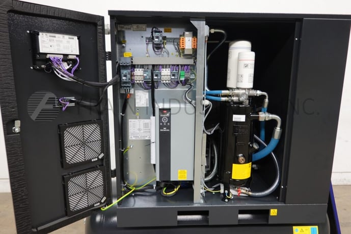 136 acfm, 100 psi, Quincy #QGSV30, screw compressor, 120 gallon receiver tank - Image 2