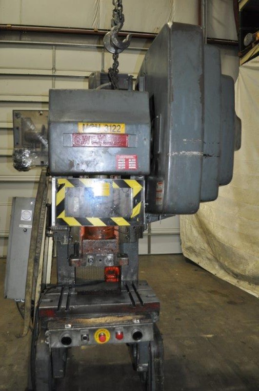 45 Ton, Bliss #C45, flywheel OBI punch press, 3" stroke, 12.25" Shut Height, 3" adj., 29.5" x18" bed, 90 SPM - Image 1