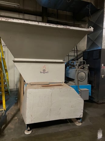 Wood Power, 32", 25 HP Grinder with Furnace, Dentom 624 9500 BTU Furnace - Image 1