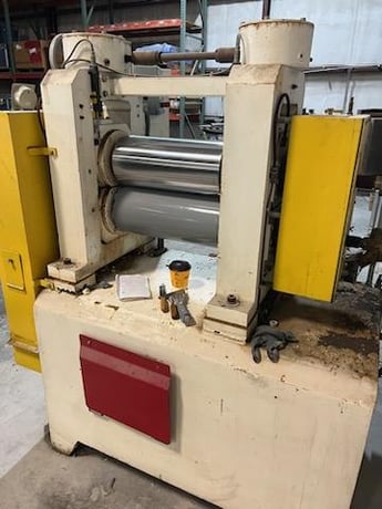 8" x 20" Bolling, 2 roll silicone calendar, chrome rolls, 20 HP, vari-speed, chain drive - Image 2