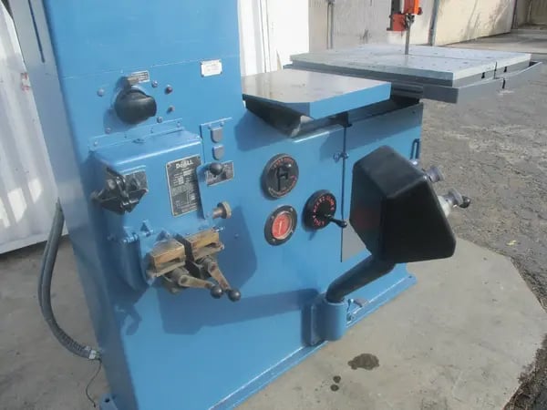 36" x 12" DoAll, vertical vari-speed all material cutting bandsaw with power table - Image 4