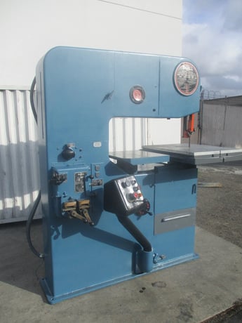 36" x 12" DoAll, vertical vari-speed all material cutting bandsaw with power table - Image 7