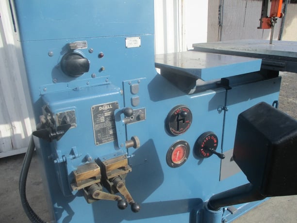 36" x 12" DoAll, vertical vari-speed all material cutting bandsaw with power table - Image 9