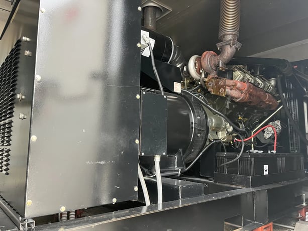 400 kW Generac Diesel Generator, 120/208 Volts, 851 Hours, 2100 Gallon Tank, 1999 - Image 4