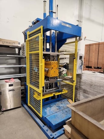 10 Ton, XU SHI #HAG E 10 Z, Vertical Mold Injection Press, 2021 #2 - Image 3