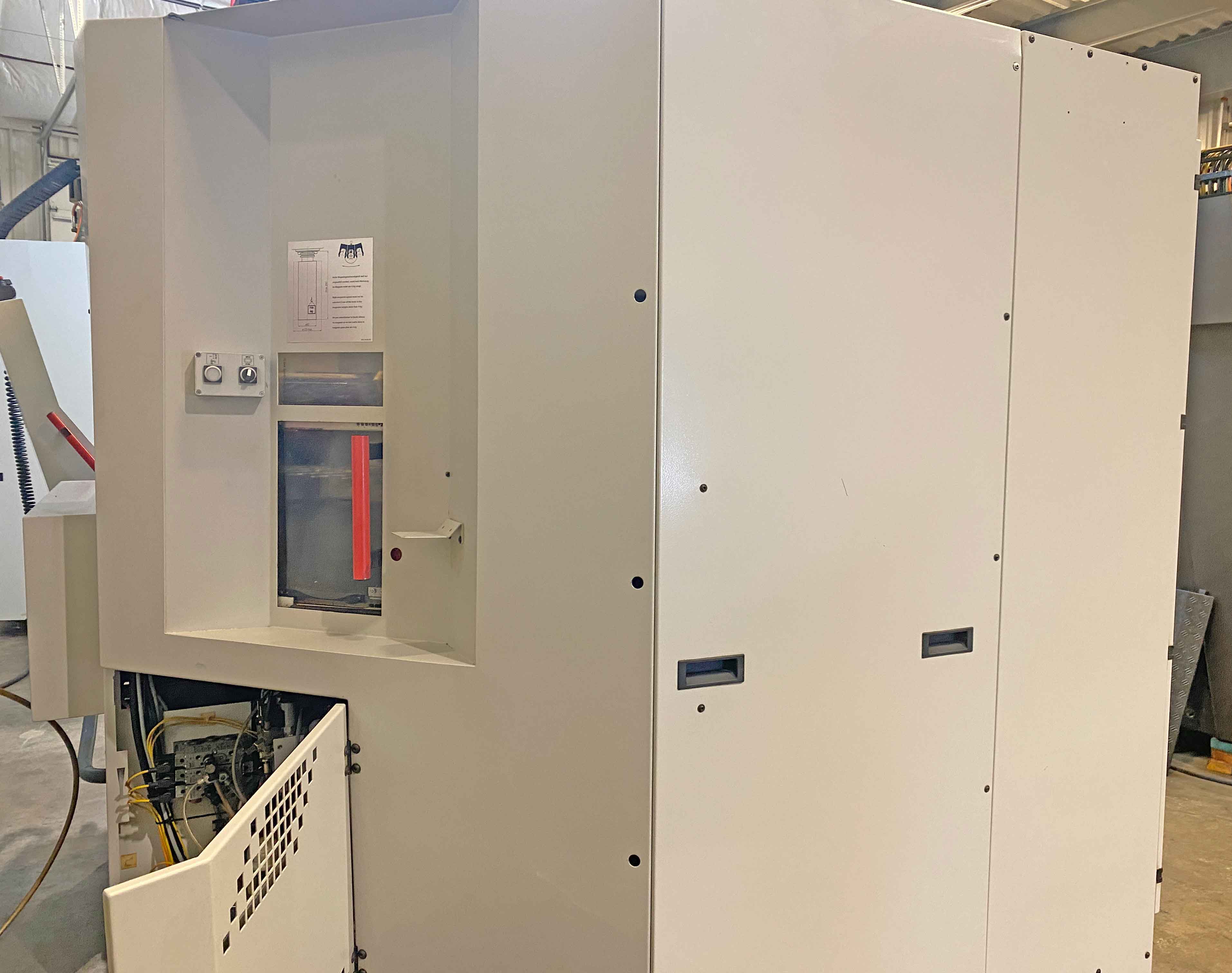 Hermle #C600U, 5-Axis CNC vertical machining center, 30 automatic tool changer, 23.6" X, 17.7" Y, 17.7" Z - Image 8