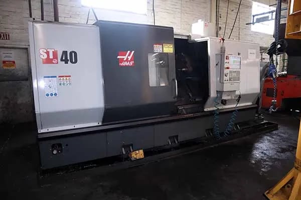 Haas #ST-40, 34.5" swing, 15" chuck, 4" bar, 44" centers, A2-8, 2400 RPM, 40 HP, 2019 - Image 1