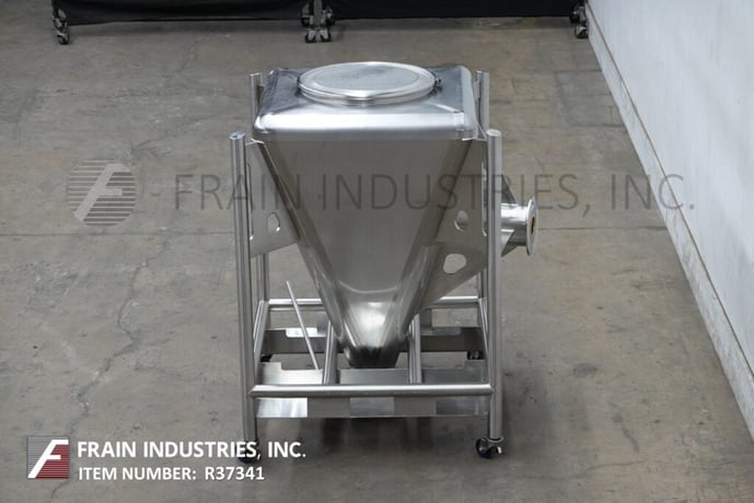7 cu.ft., Tote Systems, 316 Stainless Steel tote / bin, 30" L x 30" W x 44" D vessel, 18" dia manway w/clamp - Image 4