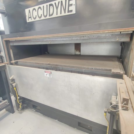 200 Ton, Accudyne, 36" x 72" hydraulic vacuum press, 750° heated plattens - Image 4