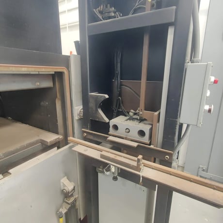 200 Ton, Accudyne, 36" x 72" hydraulic vacuum press, 750° heated plattens - Image 6