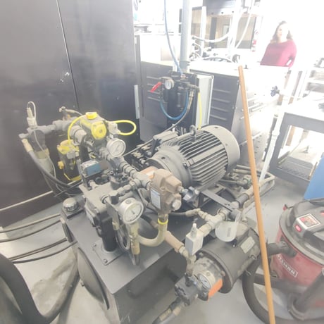 200 Ton, Accudyne, 36" x 72" hydraulic vacuum press, 750° heated plattens - Image 8