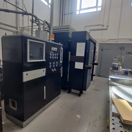 200 Ton, Accudyne, 36" x 72" hydraulic vacuum press, 750° heated plattens - Image 9