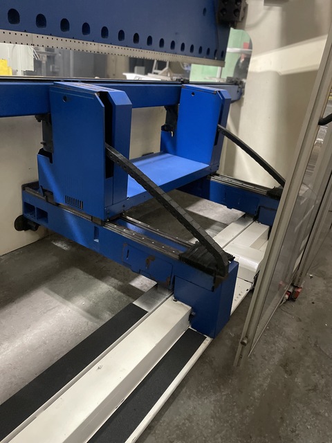 352 Ton, Trumpf #Trumabend-V320, CNC hydraulic press brake, 14' overall, 145" between housing, 14" stroke - Image 4