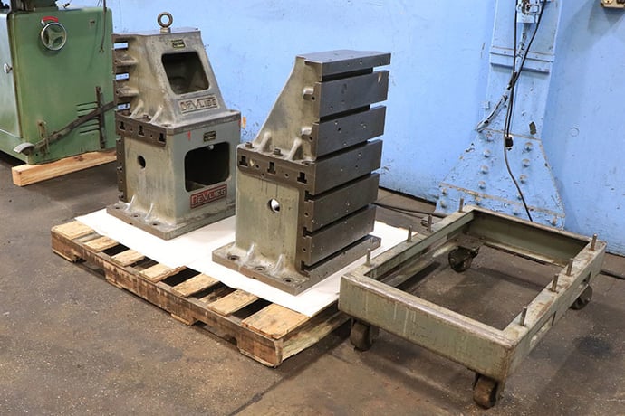16.5" x 30" x 16" Devlieg, cast iron angle plates, 6 t-slots - Image 2