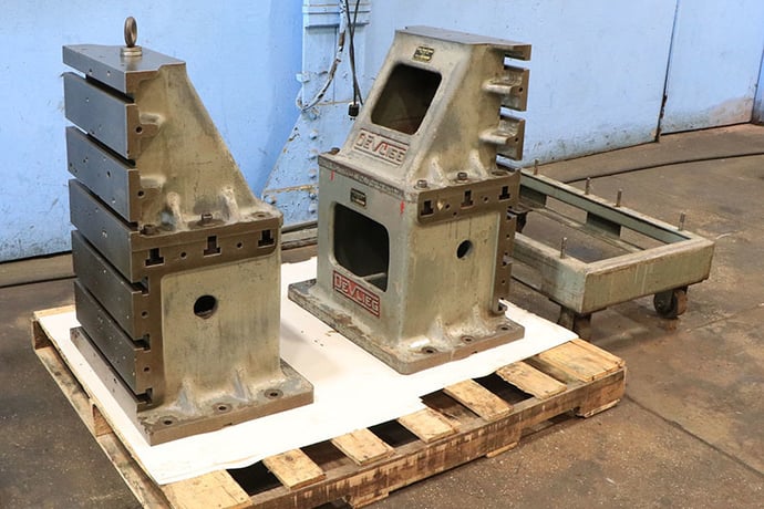 16.5" x 30" x 16" Devlieg, cast iron angle plates, 6 t-slots - Image 3
