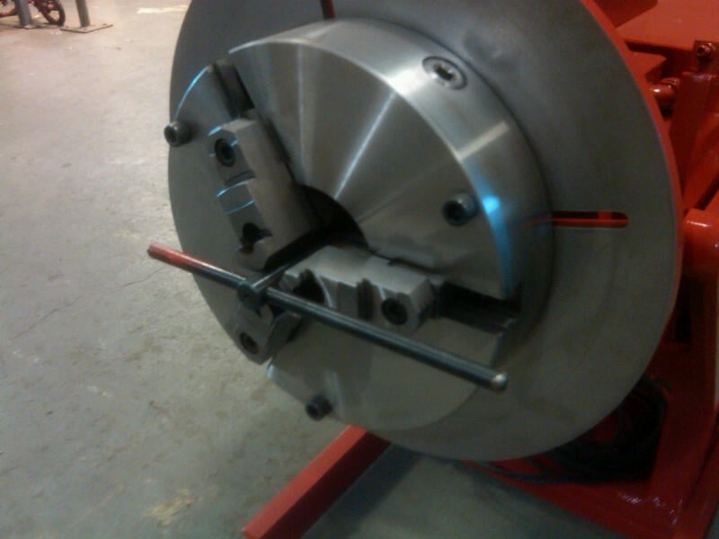 16" 3-Jaw self centering flat back chuck, new - Image 1