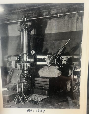 7' -17" American, full universal radial drill, excellent condition - Image 4