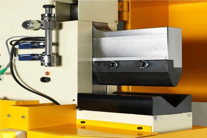 4" x 4" x 1/2" Geka #Bendicrop-85SD, universal hydraulic ironworker, 93 ton, 20" throat, NEW - Image 5