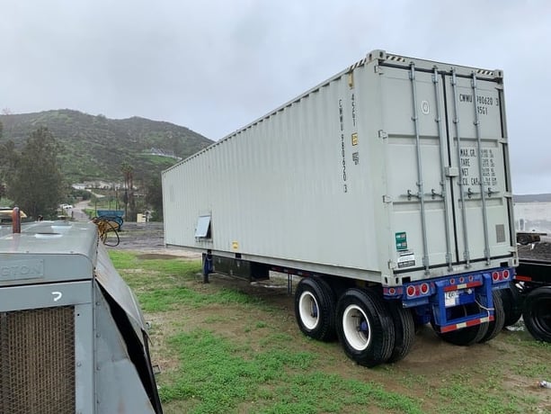 900 KW Marathon #572RSL8027, twin pack prime power generator set, 480 Volts, 40' ISO sound attenuated - Image 2
