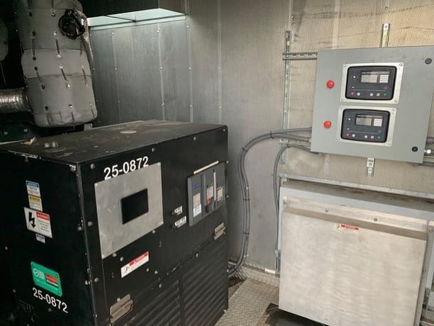 900 KW Marathon #572RSL8027, twin pack prime power generator set, 480 Volts, 40' ISO sound attenuated - Image 4