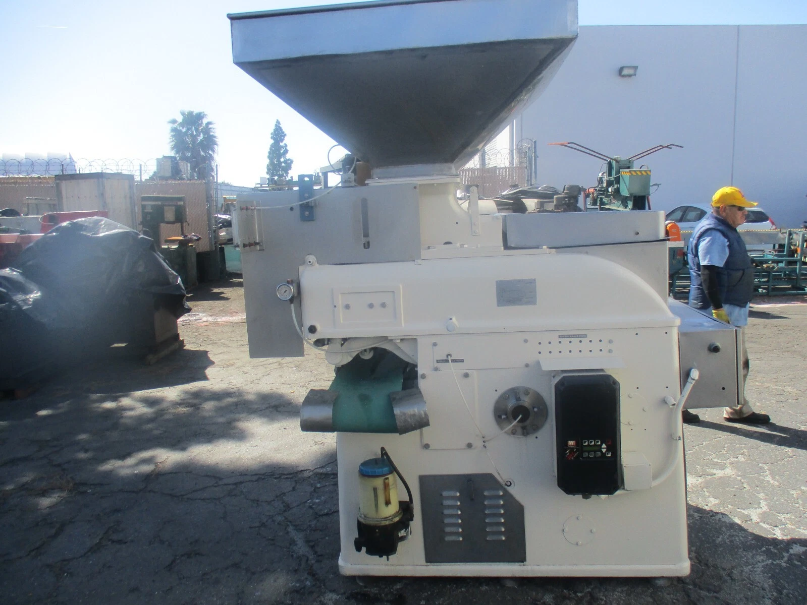 ETMW Enterprizes heavy duty Dominos pizza machine, sold as is - Image 5