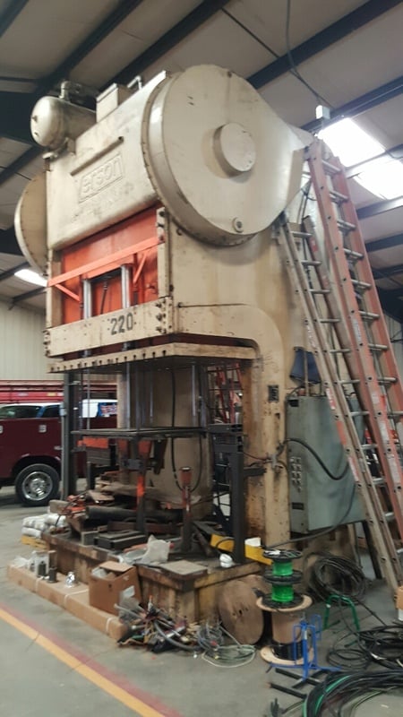 150 Ton, Verson, double crank gap frame press, 8" stroke, 28" Shut Height, 4" adj., 20-60 SPM, 108" x30"bed - Image 4