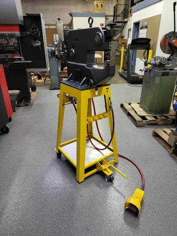 Tm Tech. TM Technologies #HDAS-4, heavy duty air operated shrinker/stretcher machine - Image 1