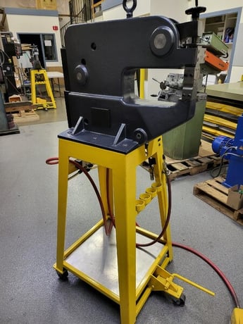 Tm Tech. TM Technologies #HDAS-4, heavy duty air operated shrinker/stretcher machine - Image 2
