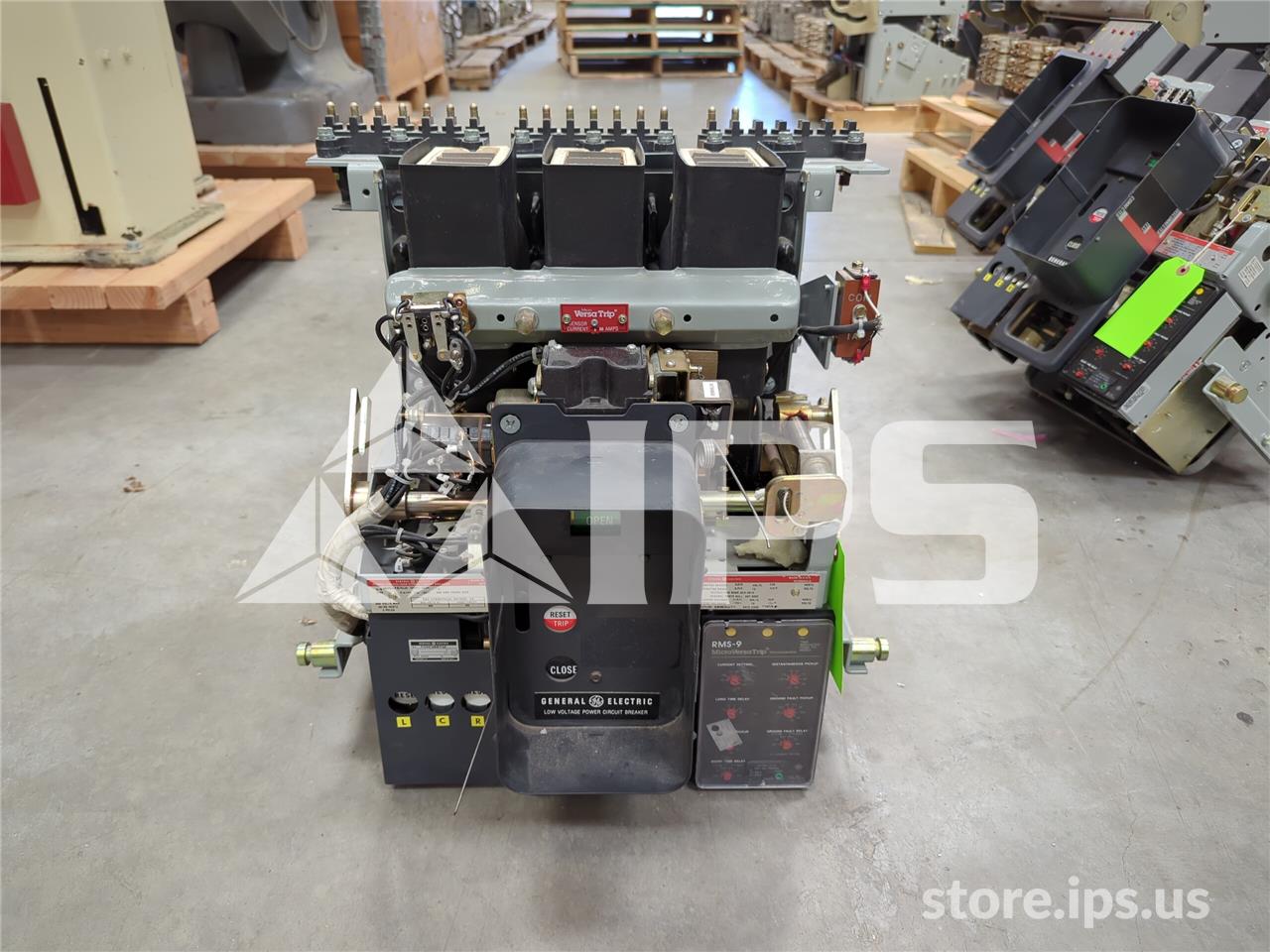 800 Amps GE Akru-7d-30s Eo/do (akru-_d-30s) 120 Volts AC Control, 240 Volts AC Close Coil, Ba, Bfi, 1600 Amps - Image 1