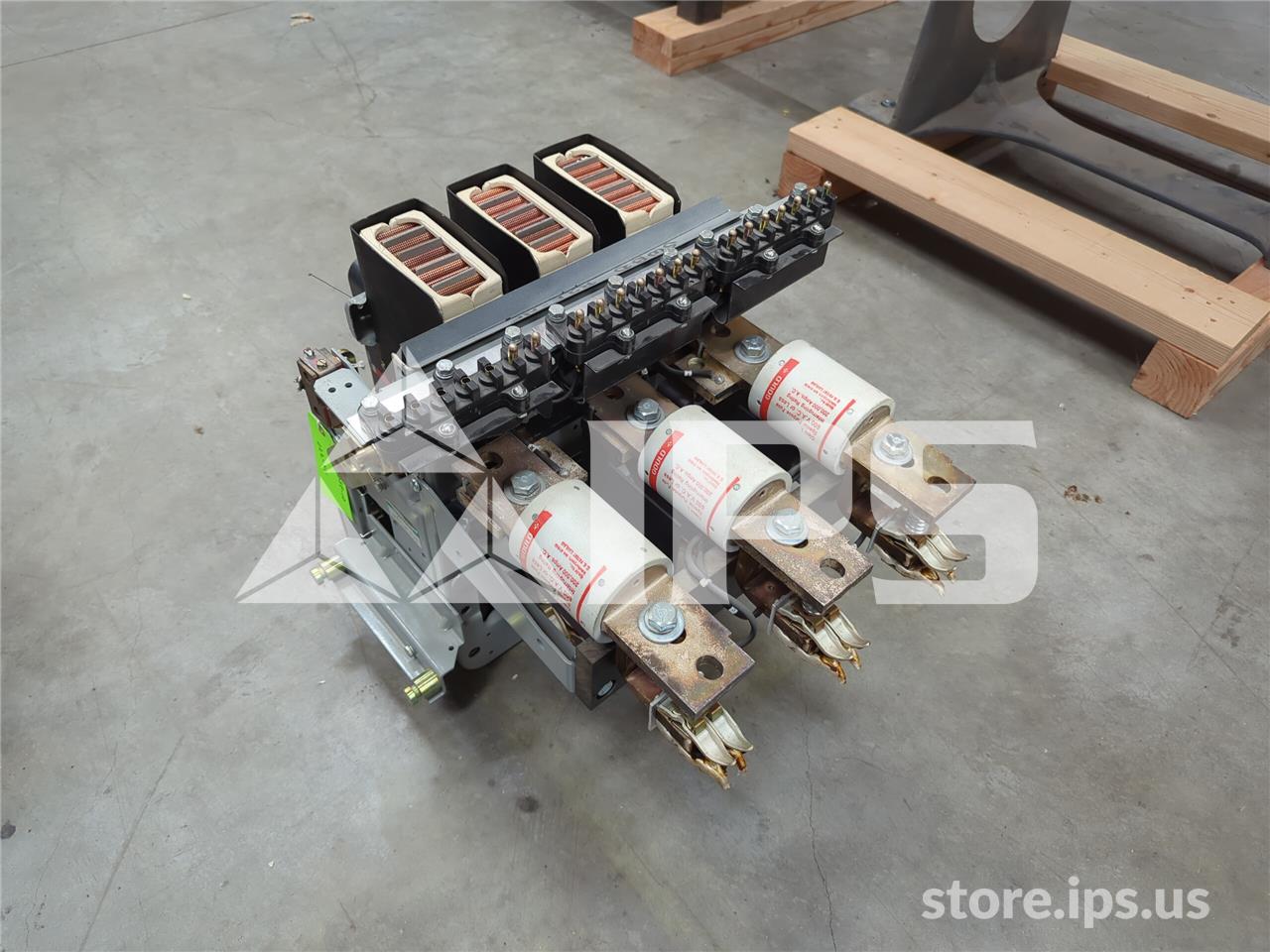800 Amps GE Akru-7d-30s Eo/do (akru-_d-30s) 120 Volts AC Control, 240 Volts AC Close Coil, Ba, Bfi, 1600 Amps - Image 2