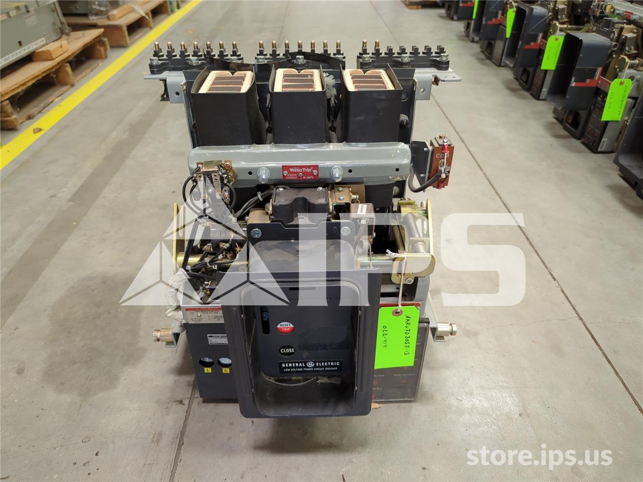 800 Amps GE Akru-7d-30s Eo/do (akru-_d-30s) 120 Volts AC Control, 240 Volts AC Close Coil, Ba, Bfi, 1600 Amps - Image 1