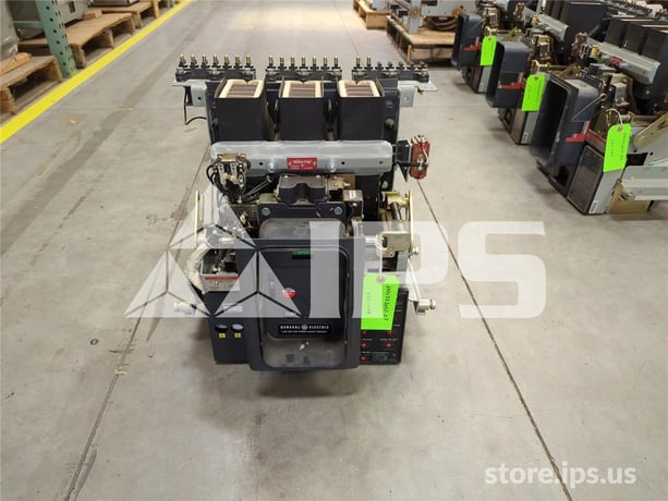 800 Amps GE Akru-7d-30s Eo/do (akru-_d-30s) 120 Volts AC Control, 240 Volts AC Close Coil, Ba, Bfi, 1600 Amps - Image 1