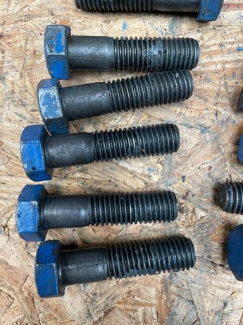 Vilter 13152G, 5/8-11" NC x 2-1/2" Capacity Hex. Head Bolts, 63 pieces - Image 3