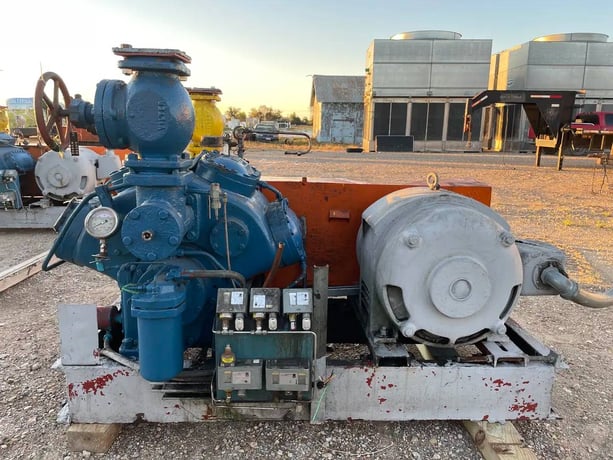 100 HP Vilter 448, 8-Cylinder Reciprocating Compressor Package, Belt Driven, 108-220/440 V, 1200 RPM, 309 CFM - Image 3