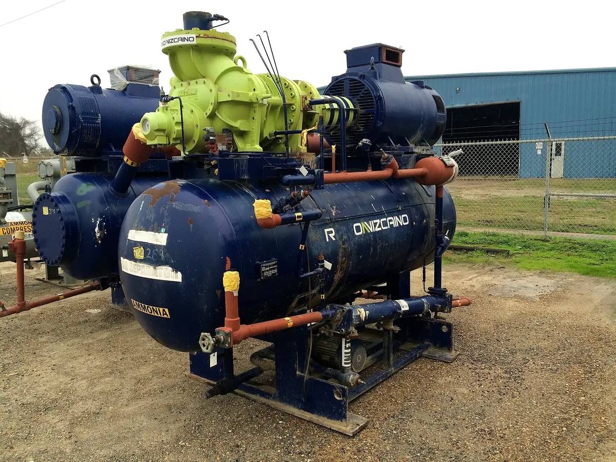 725 HP Mycom 250-VMD-2.6, Rotary Screw Compressor Package, 480 V, 300 psi, Missing Control Panel, 2009 - Image 3