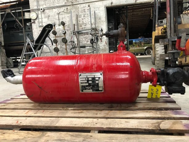15 Gallons, Vilter A934700, Horizontal Oil Separator, 10" diameter x 32" L Tank, 250 PSIG @ 400F - Image 3