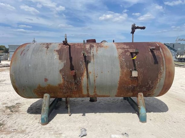2717 gallons, FES 2AFR-66-15-2, Horizontal Ammonia Recirculator, 60" diameter x 182" L Tank, 2-4.5 HP Pumps - Image 3